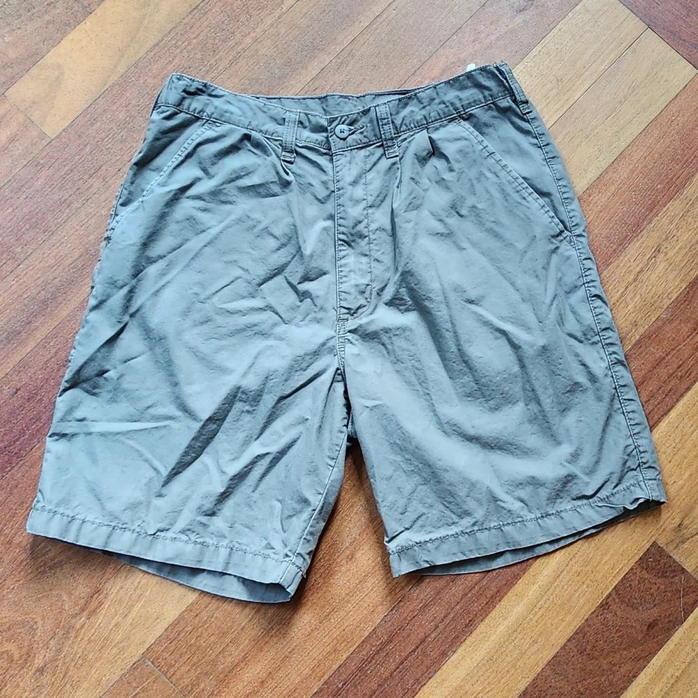Wrangler Gray Khaki Flat Front Shorts Size 34